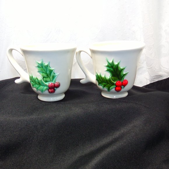 1960's Christmas Coffee Tea Cup Mug Holly Berries, Vintage Hand Painted . - Picture 6 of 15